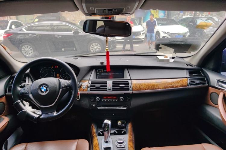 Used BMW X5 2013 xDrive35i Luxury Model Center Console