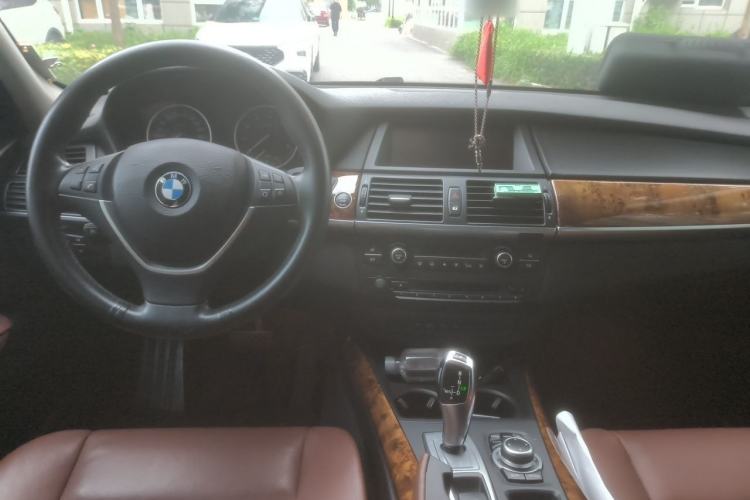 Used BMW X5 2013 xDrive35i Luxury Model Center Console
