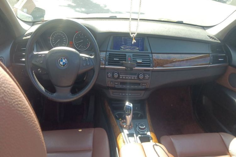 Used BMW X5 2013 xDrive35i Leading Model Center Console