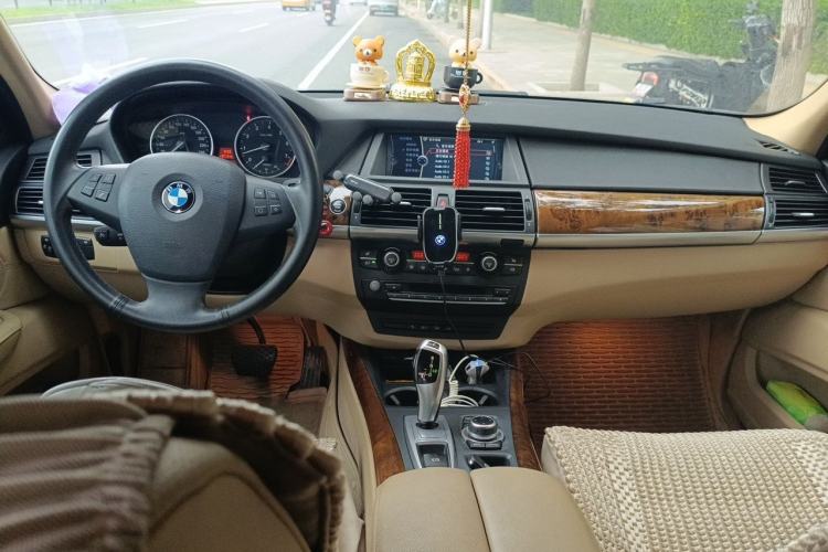 Used BMW X5 2013 xDrive35i Leading Model Center Console