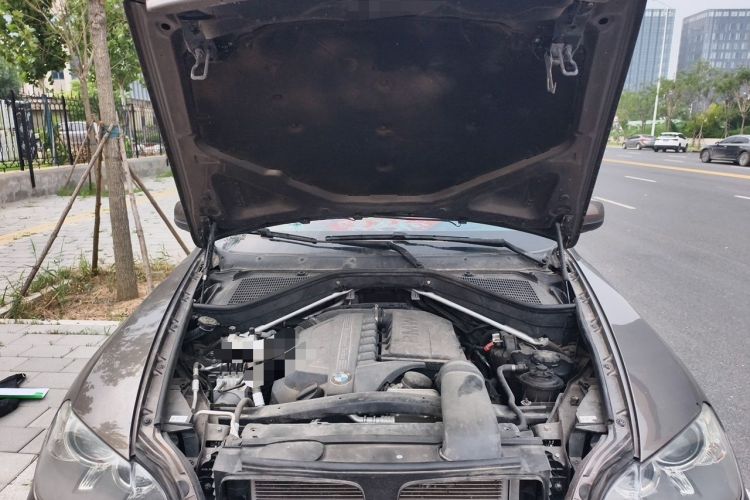 Used BMW X5 2013 xDrive35i Luxury Model Engine Bay