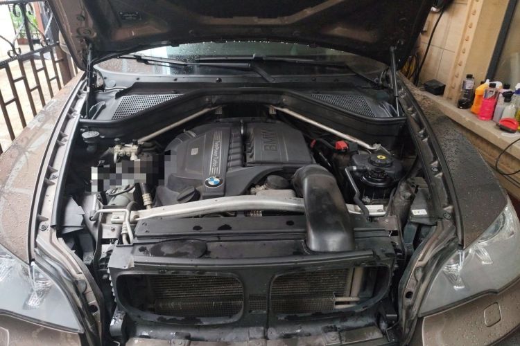 Used BMW X5 2013 xDrive35i Luxury Edition Engine Bay