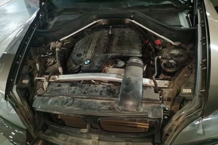 Used BMW X5 2013 xDrive35i Leading Model Engine Bay
