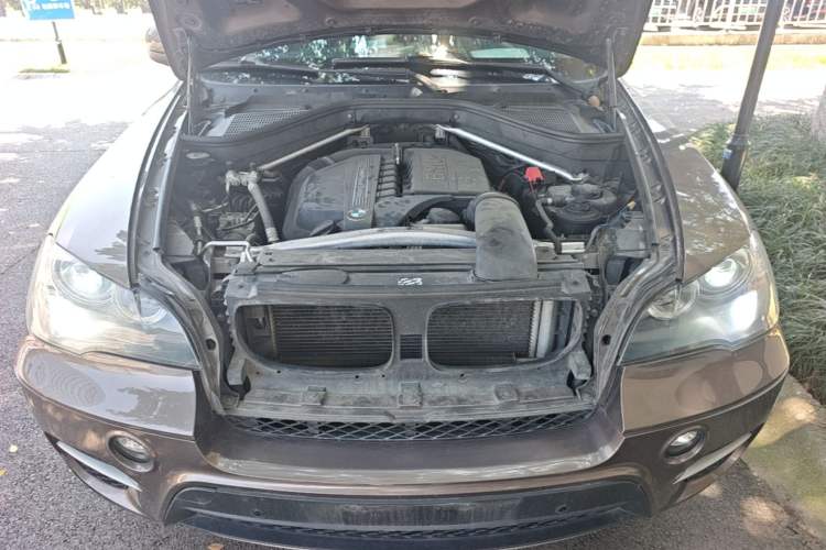 Used BMW X5  Engine Bay