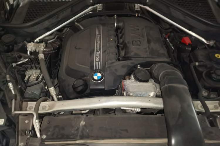 Used BMW X5 2013 xDrive35i Leading Model Engine Bay