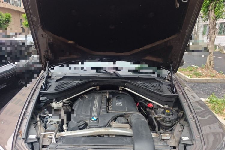 Used BMW X5 2013 xDrive35i Luxury Model Engine Bay