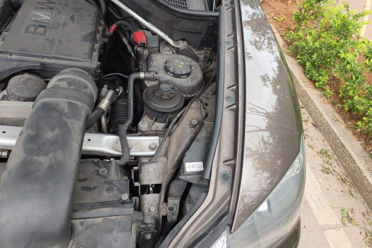 Used BMW X5 2013 xDrive35i Leading Model Engine Bay Left
