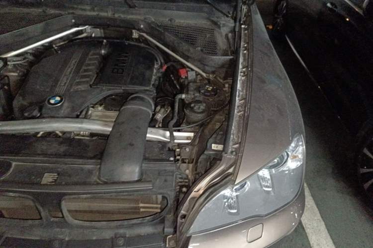 Used BMW X5 2013 xDrive35i Leading Model Engine Bay Left