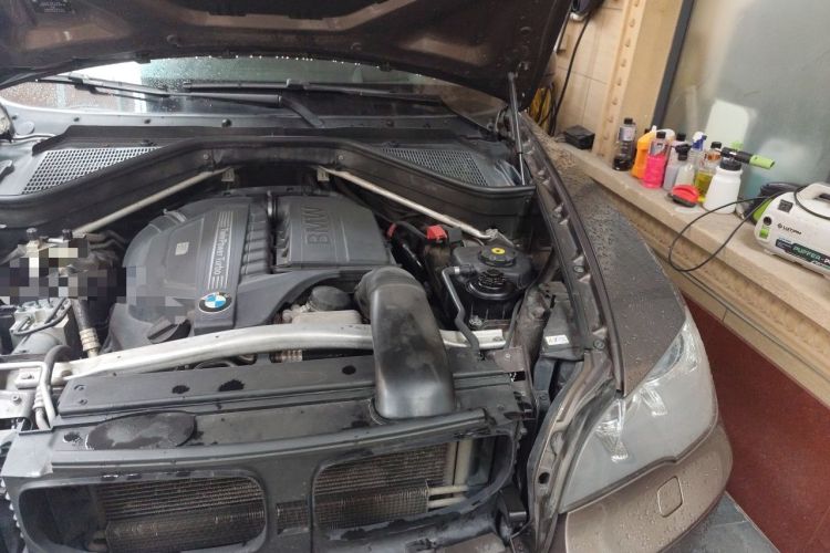 Used BMW X5 2013 xDrive35i Luxury Edition Engine Bay Left