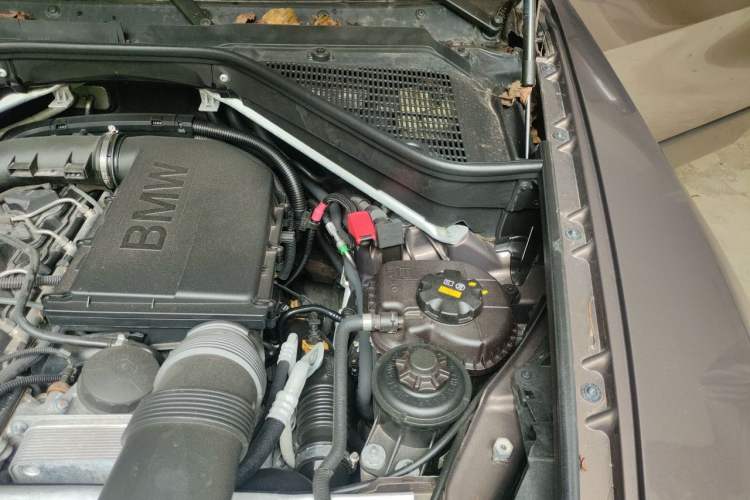 Used BMW X5 2013 xDrive35i Leading Model Engine Bay Left