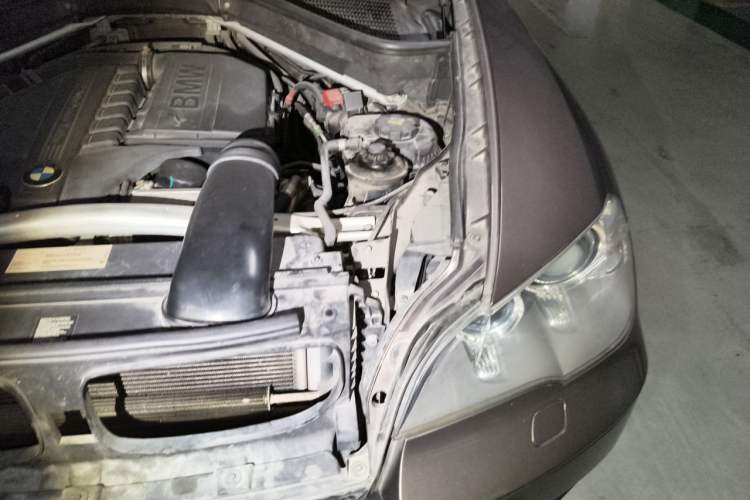 Used BMW X5 2013 xDrive35i Luxury Edition Engine Bay Left