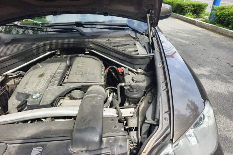 Used BMW X5 2013 xDrive35i Leading Model Engine Bay Left