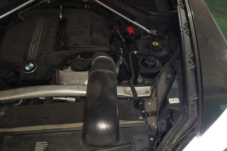 Used BMW X5 2013 xDrive35i Leading Model Engine Bay Left