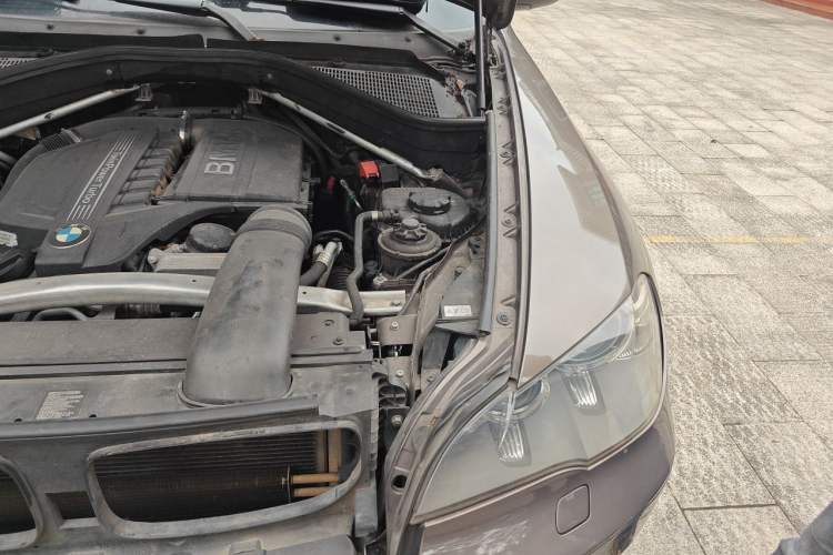 Used BMW X5 2013 xDrive35i Leading Model Engine Bay Left