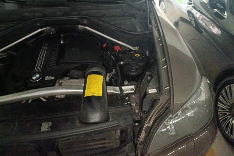 Used BMW X5 2013 xDrive35i Leading Model Engine Bay Left