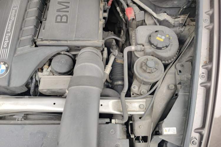 Used BMW X5 2013 xDrive35i Luxury Model Engine Bay Left