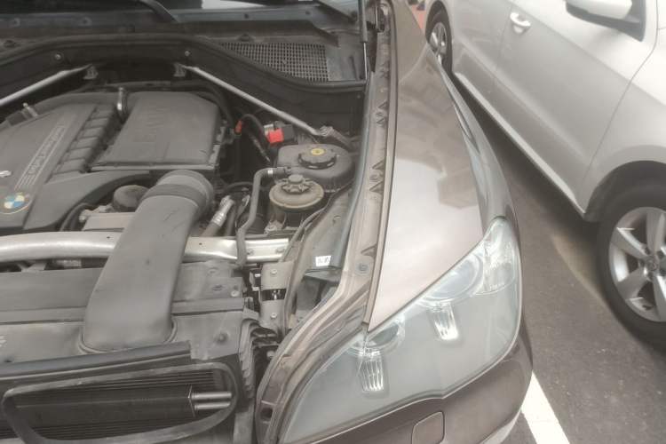 Used BMW X5 2013 xDrive35i Luxury Model Engine Bay Left