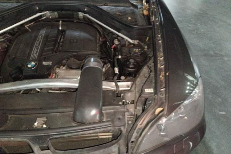 Used BMW X5 2013 xDrive35i Luxury Edition Engine Bay Left
