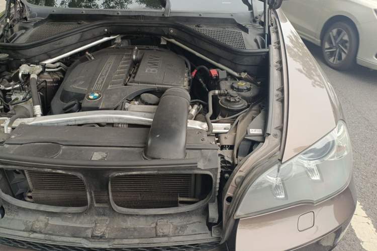 Used BMW X5 2013 xDrive35i Leading Model Engine Bay Left