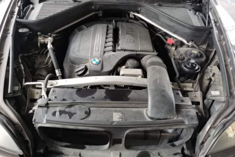Used BMW X5 2013 xDrive35i Leading Model Engine Bay
