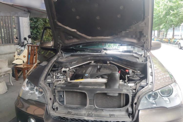 Used BMW X5  Engine Bay