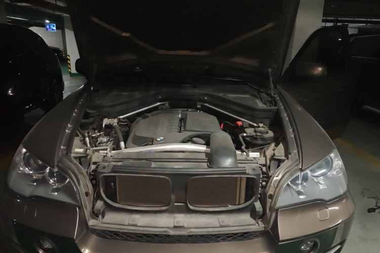 Used BMW X5 2013 xDrive35i Luxury Edition Engine Bay