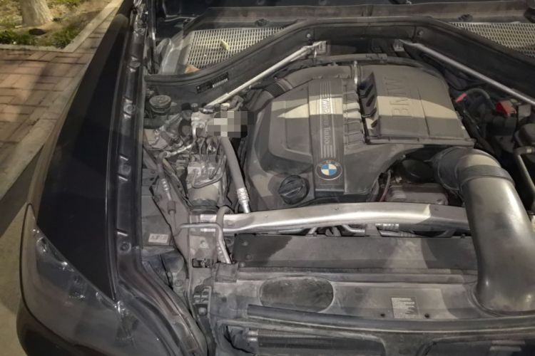 Used BMW X5 2013 xDrive35i Leading Model Engine Bay Right