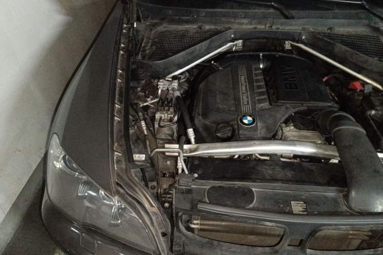 Used BMW X5 2013 xDrive35i Leading Model Engine Bay Right