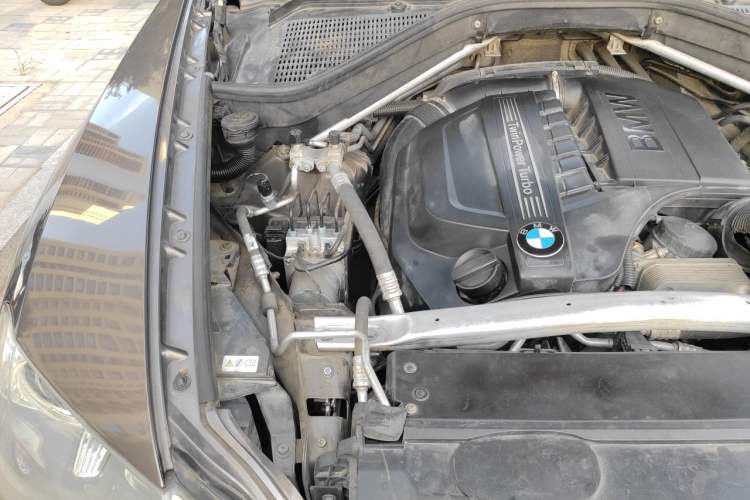 Used BMW X5 2013 xDrive35i Leading Model Engine Bay Right