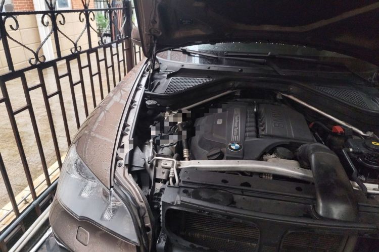 Used BMW X5 2013 xDrive35i Luxury Edition Engine Bay Right