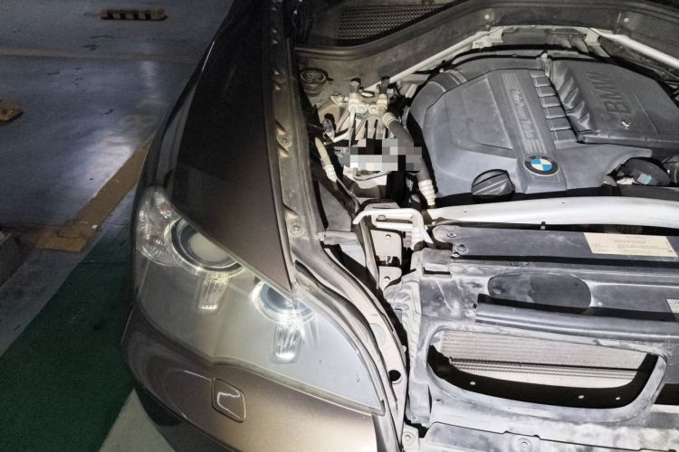 Used BMW X5 2013 xDrive35i Luxury Edition Engine Bay Right