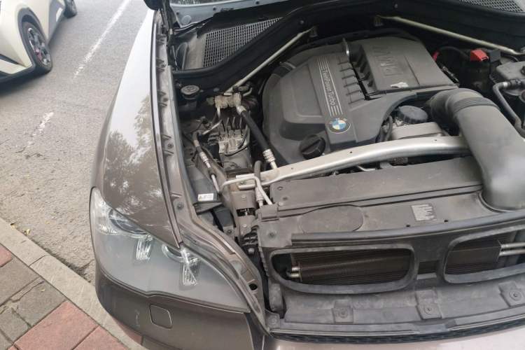 Used BMW X5 2013 xDrive35i Leading Model Engine Bay Right