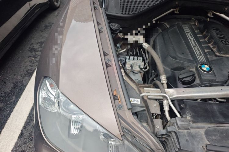 Used BMW X5 2013 xDrive35i Luxury Model Engine Bay Right