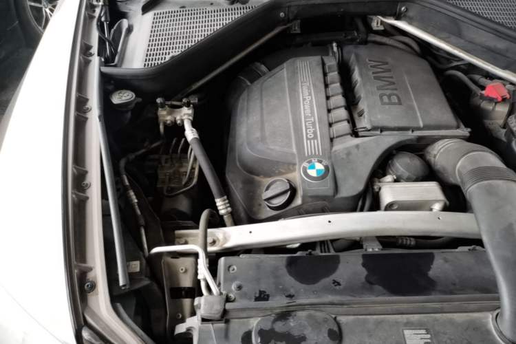 Used BMW X5 2013 xDrive35i Leading Model Engine Bay Right