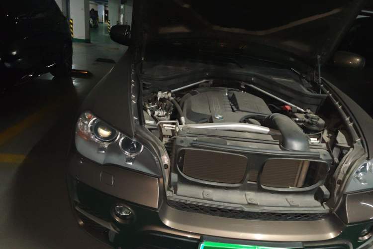 Used BMW X5 2013 xDrive35i Luxury Edition Engine Bay Right