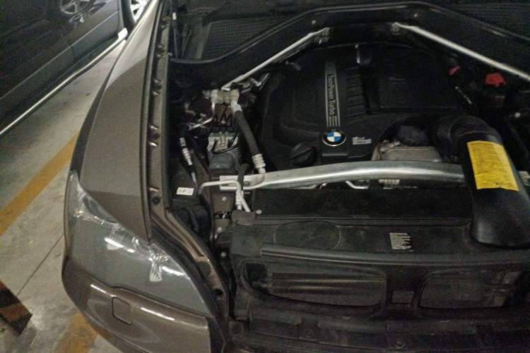 Used BMW X5 2013 xDrive35i Leading Model Engine Bay Right