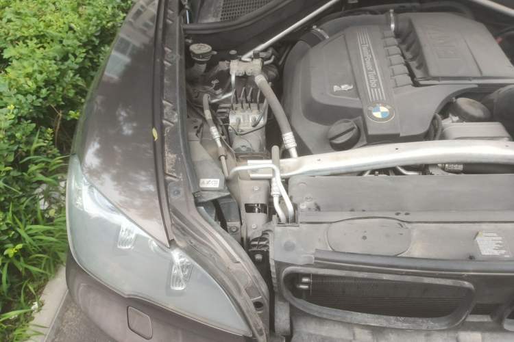 Used BMW X5 2013 xDrive35i Luxury Model Engine Bay Right