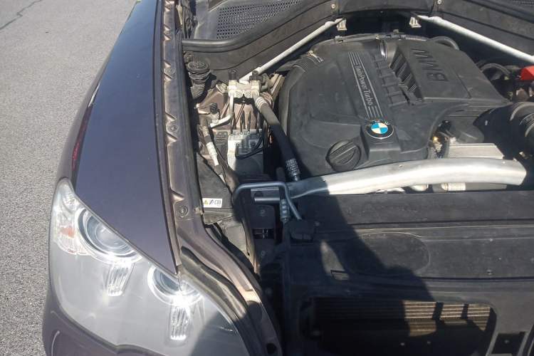 Used BMW X5 2013 xDrive35i Leading Model Engine Bay Right