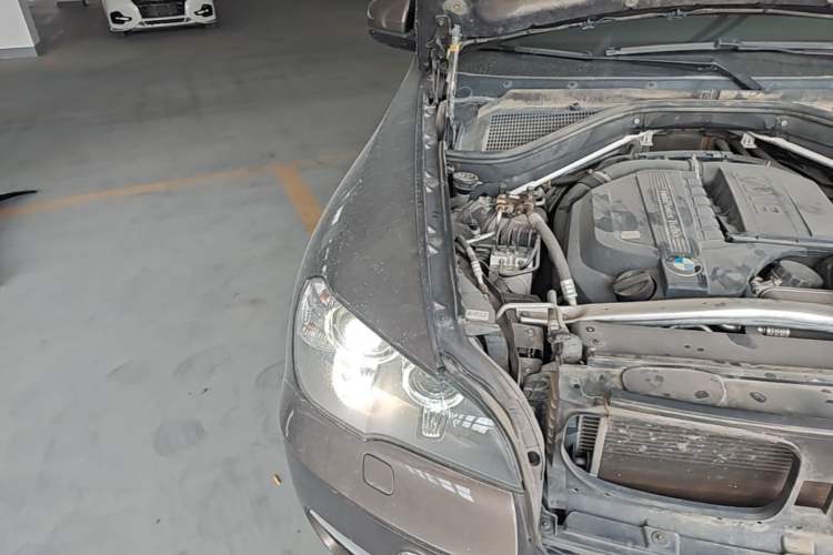Used BMW X5 2013 xDrive35i Leading Model Engine Bay Right