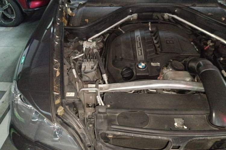 Used BMW X5 2013 xDrive35i Luxury Edition Engine Bay Right