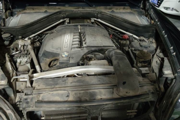 Used BMW X5 2013 xDrive35i Leading Model Engine Bay