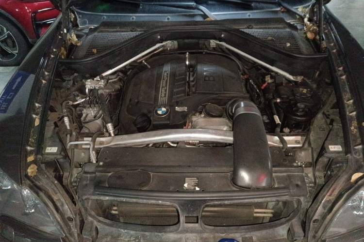 Used BMW X5 2013 xDrive35i Luxury Edition Engine Bay
