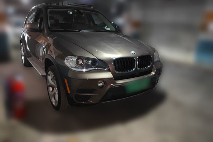 Used BMW X5  Front Right 45 Deg