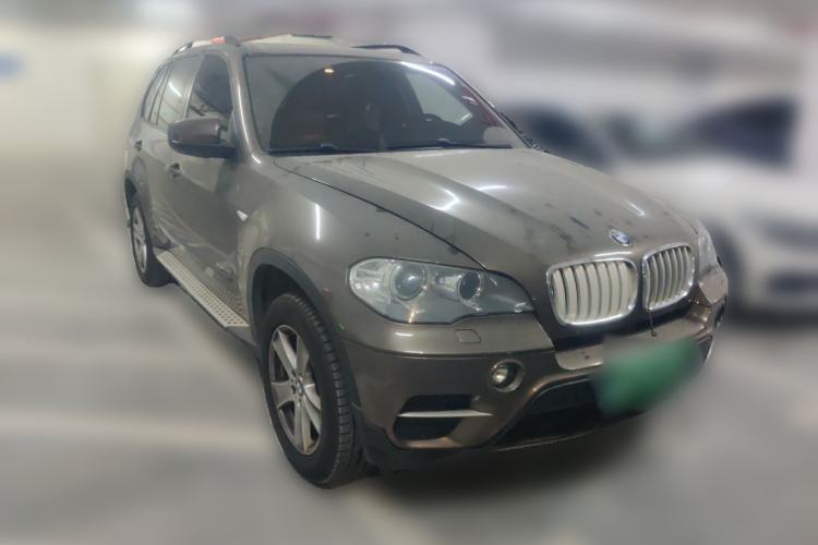 Used BMW X5 2013 xDrive35i Leading Model Front Right 45 Deg