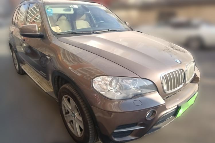 Used BMW X5 2013 xDrive35i Leading Model Front Right 45 Deg