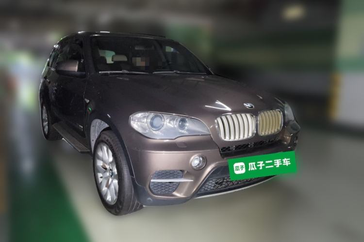 Used BMW X5 2013 xDrive35i Luxury Edition Front Right 45 Deg