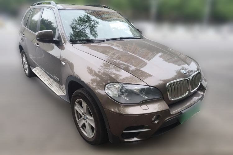 Used BMW X5 2013 xDrive35i Leading Model Front Right 45 Deg