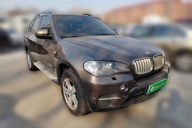 Used BMW X5 2013 xDrive35i Leading Model Front Right 45 Deg