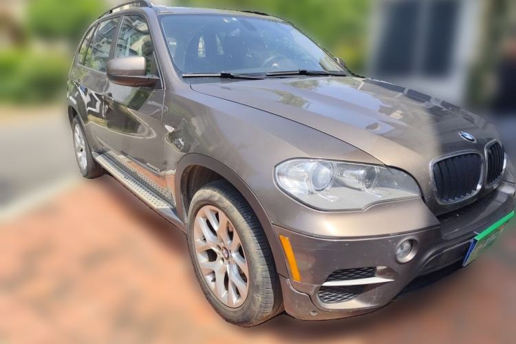 Used BMW X5  Front Right 45 Deg