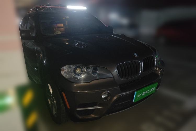 Used BMW X5 2013 xDrive35i U.S. specification Front Right 45 Deg